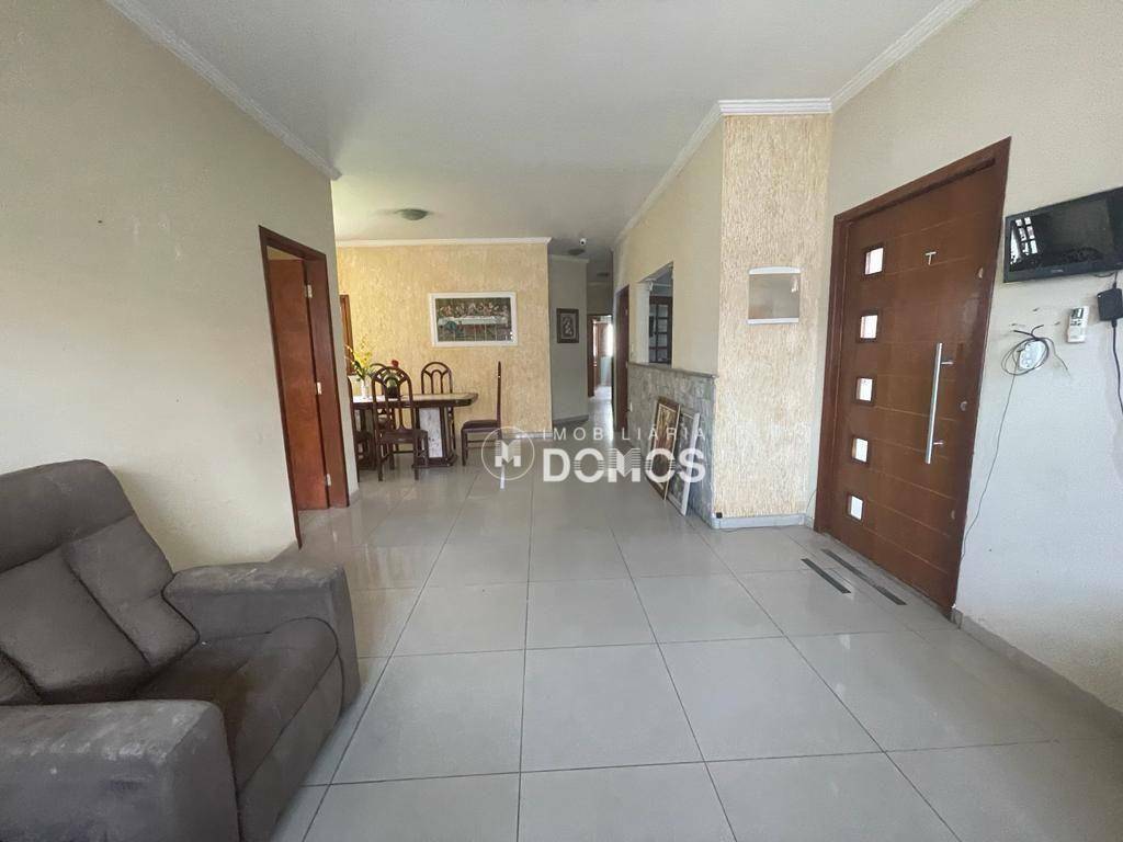 Casa à venda com 3 quartos, 200m² - Foto 27