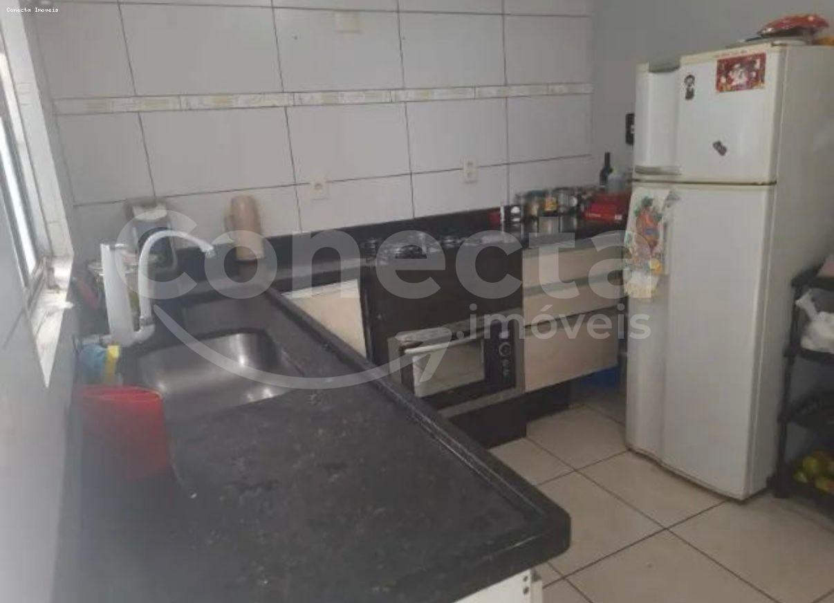 Casa à venda com 2 quartos, 120m² - Foto 7