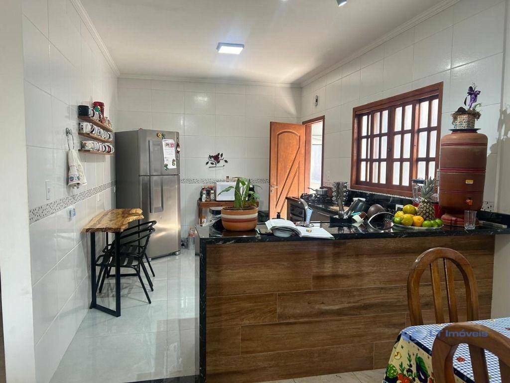 Casa à venda com 3 quartos, 160m² - Foto 2