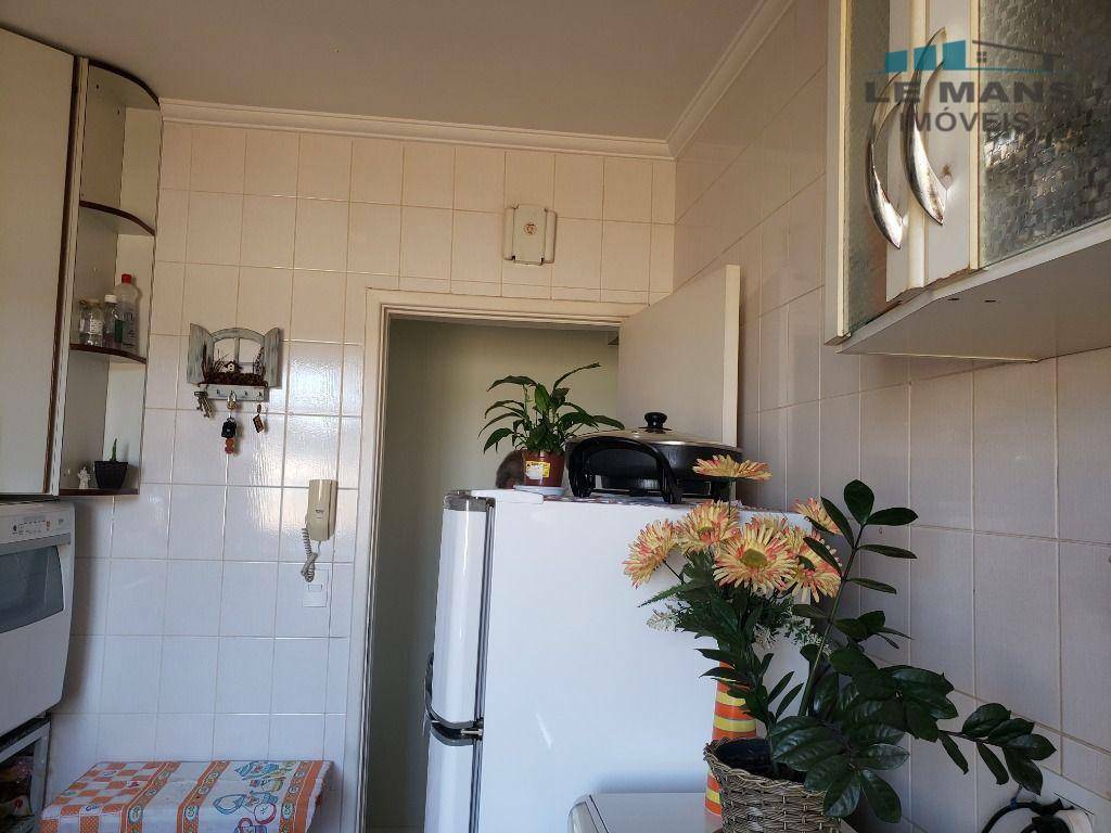 Apartamento à venda com 3 quartos, 74m² - Foto 9