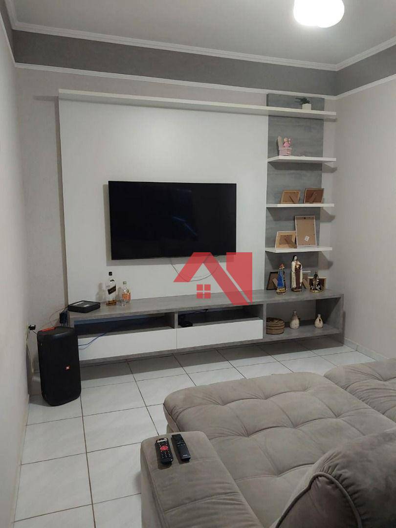 Casa à venda com 2 quartos, 120m² - Foto 1