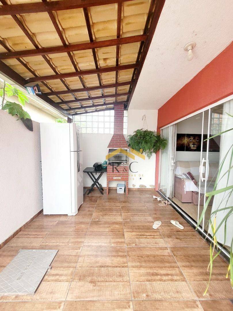 Casa à venda com 2 quartos, 65m² - Foto 16