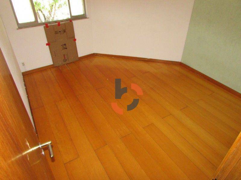 Apartamento à venda com 2 quartos, 63m² - Foto 2