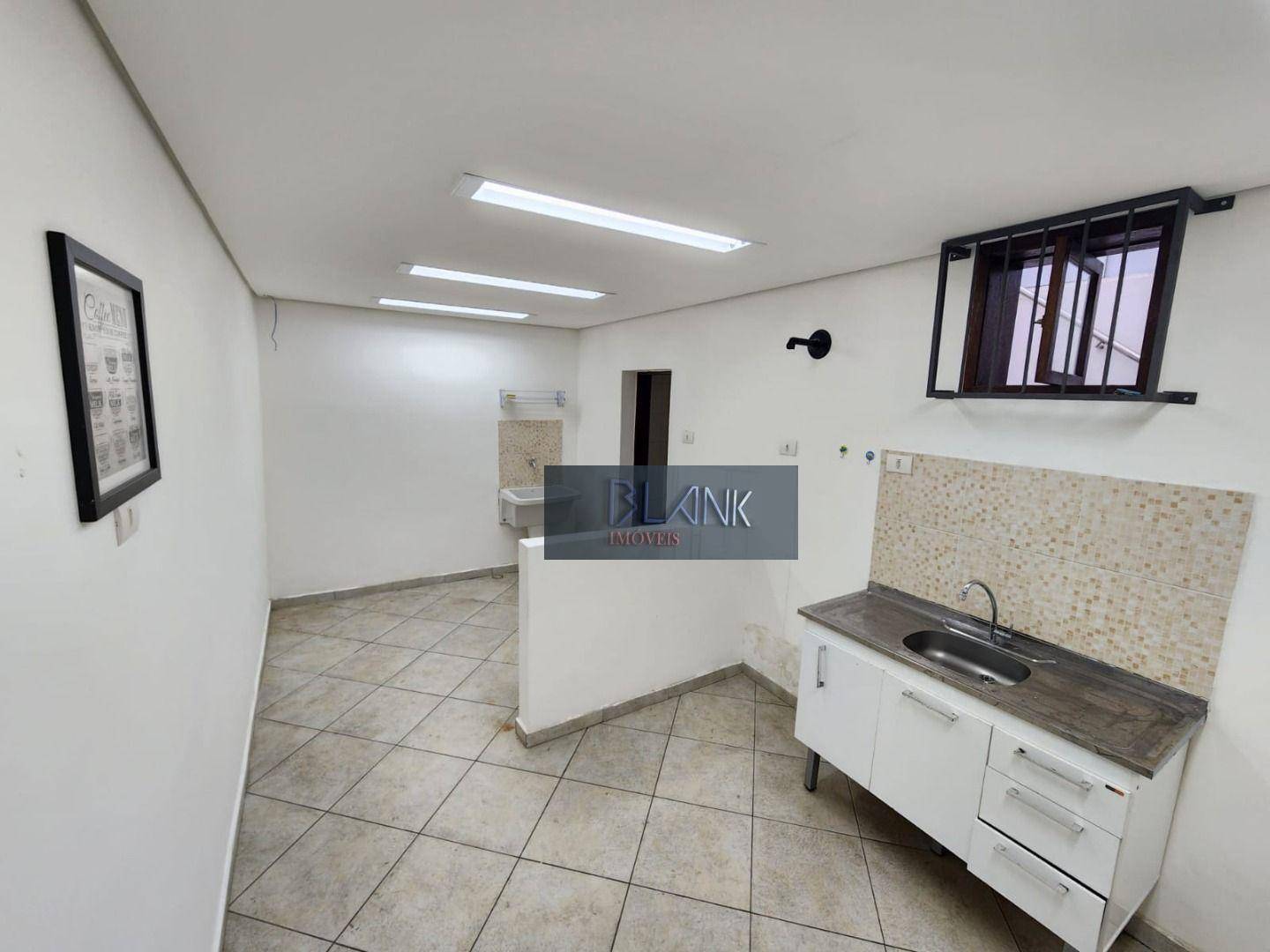 Casa para alugar com 2 quartos, 200m² - Foto 12