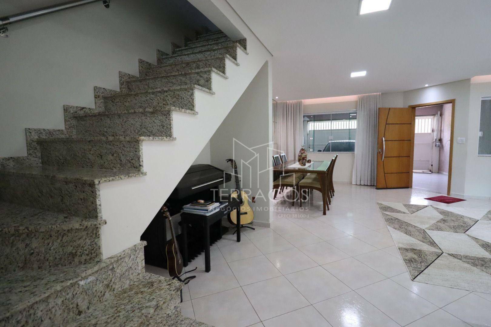 Casa à venda com 3 quartos, 210m² - Foto 8