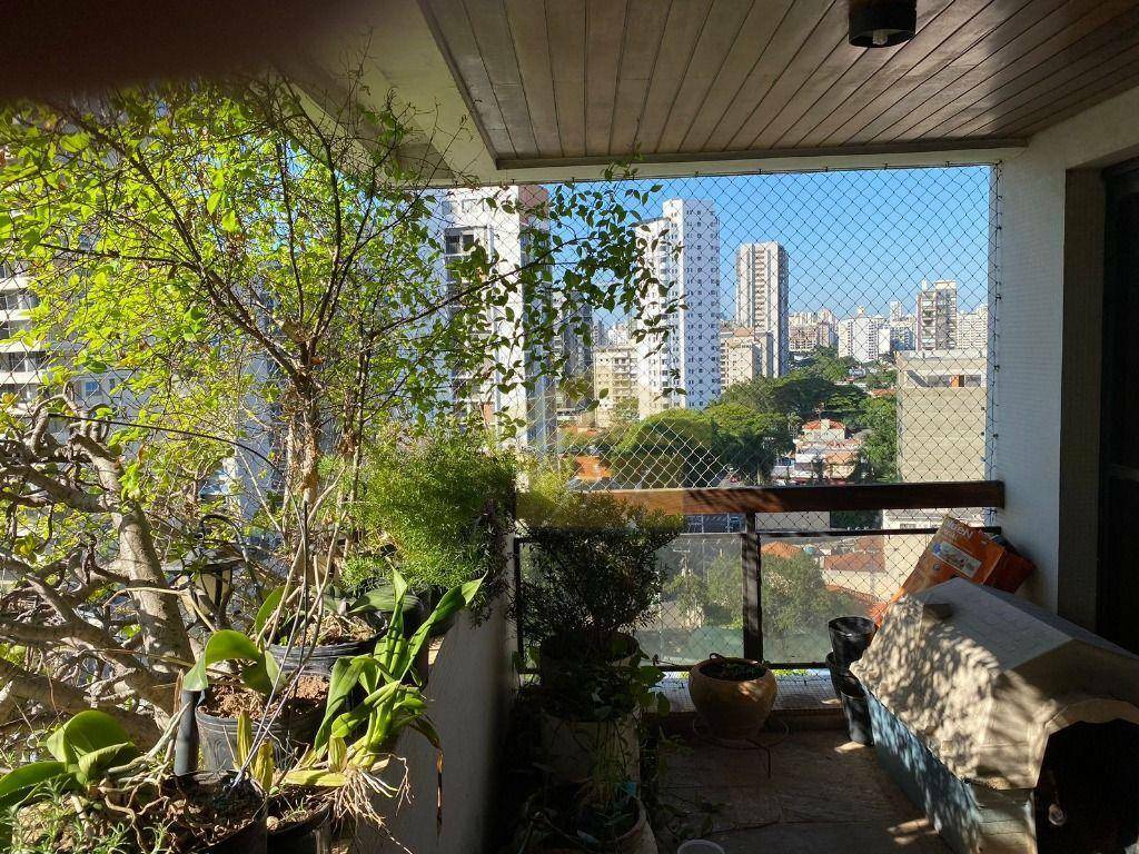 Apartamento à venda com 4 quartos, 209m² - Foto 2