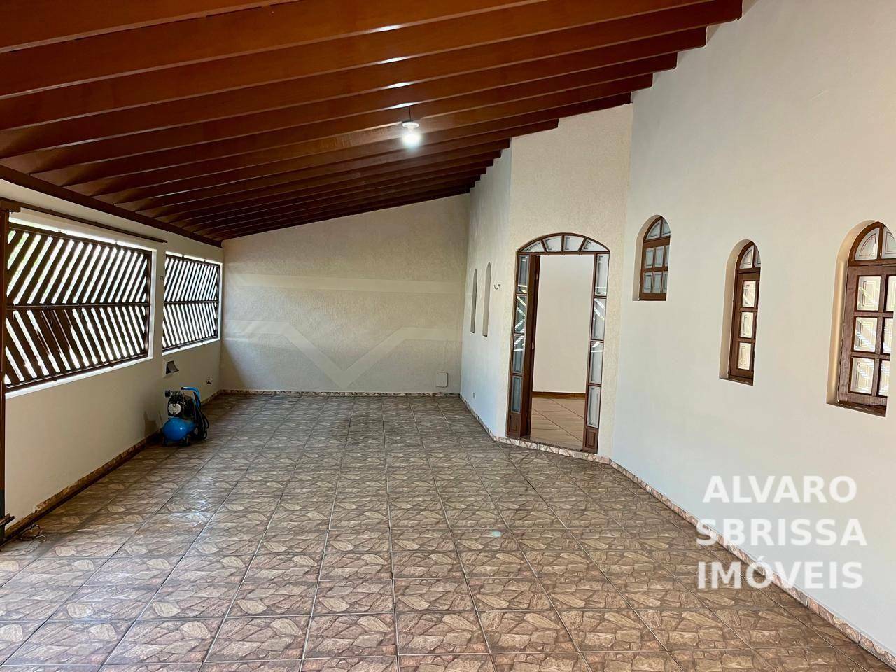 Casa à venda com 4 quartos, 246m² - Foto 29