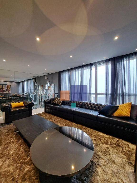 Cobertura, 3 quartos, 227 m² - Foto 2