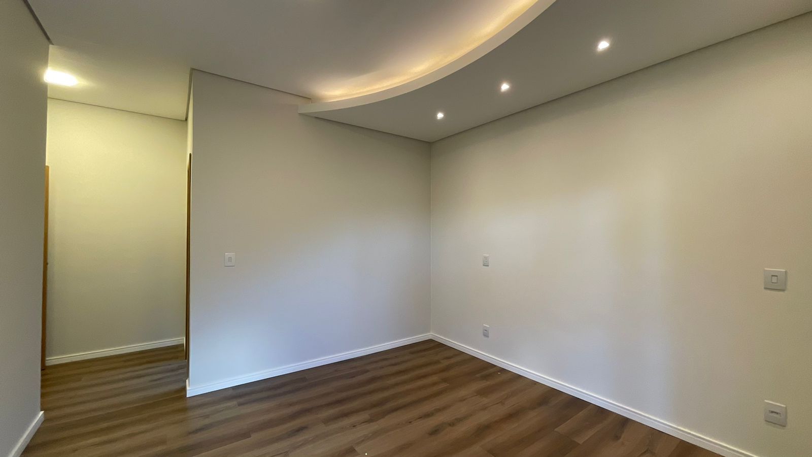 Casa à venda com 3 quartos, 177m² - Foto 8