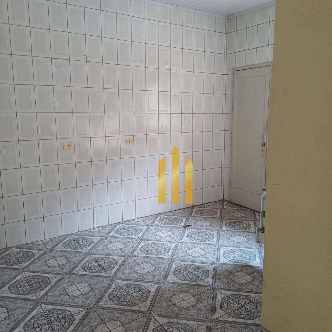 Casa para alugar com 3 quartos, 200m² - Foto 12