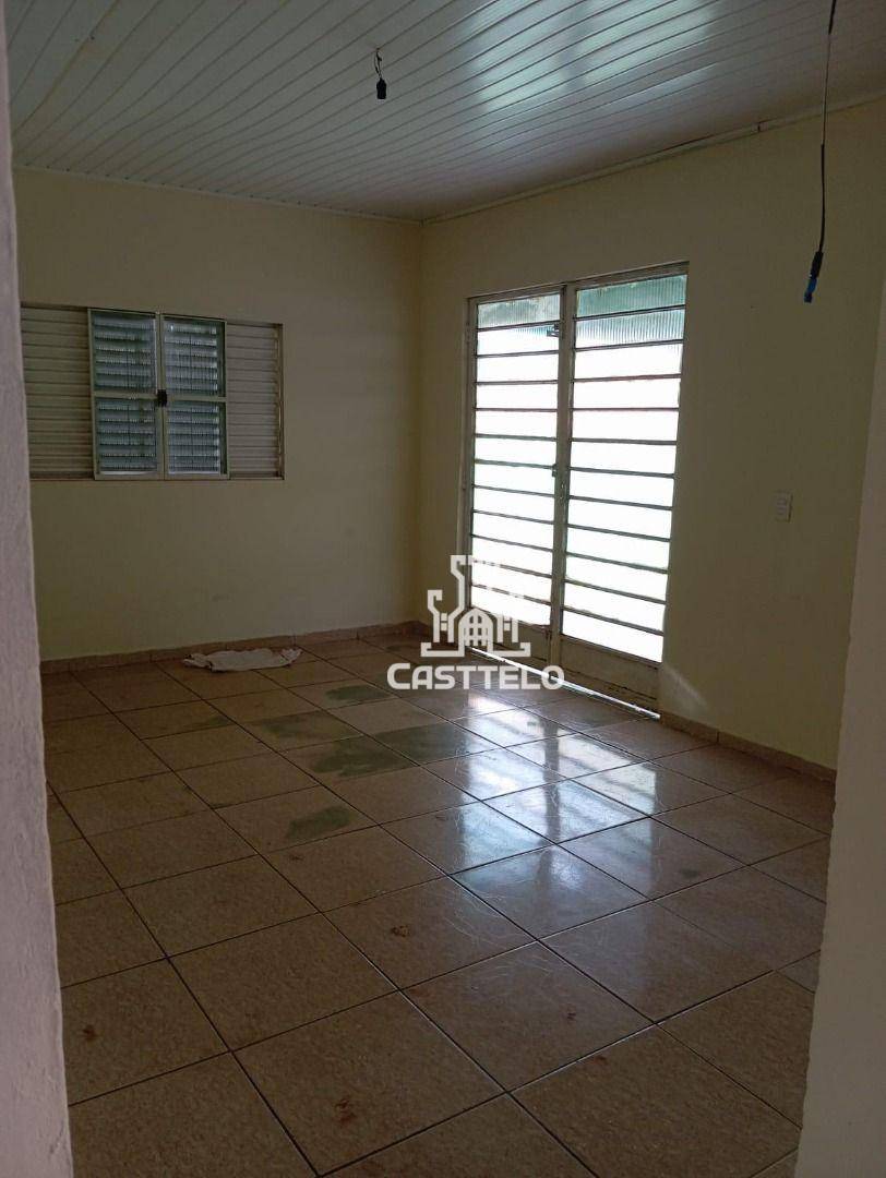 Casa à venda com 3 quartos, 100m² - Foto 2