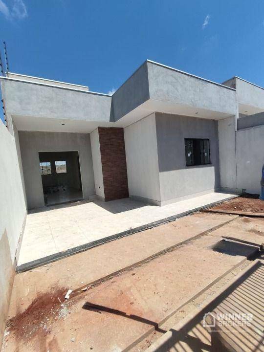 Casa à venda com 3 quartos, 68m² - Foto 1