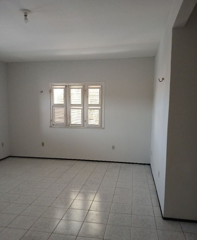 Casa para alugar com 2 quartos, 150m² - Foto 10