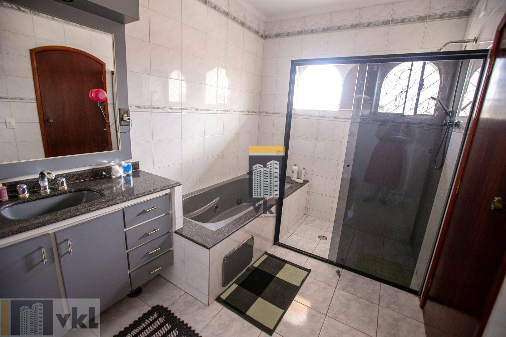 Sobrado à venda com 4 quartos, 372m² - Foto 60