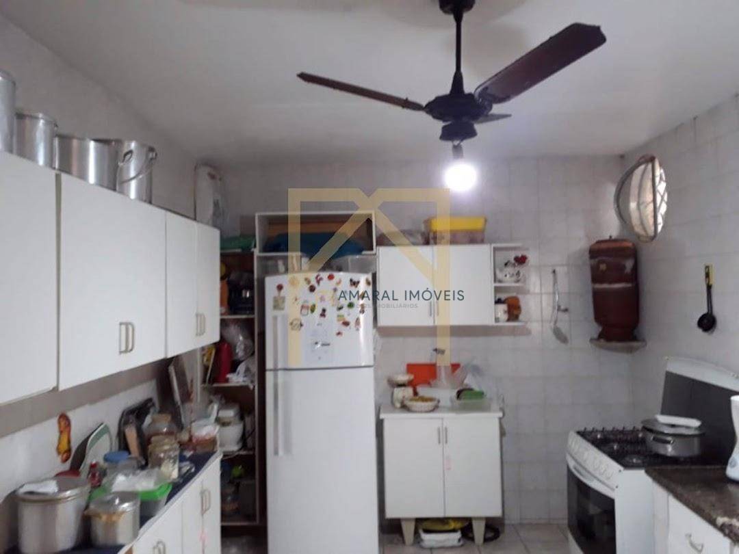 Casa à venda com 3 quartos, 180m² - Foto 15