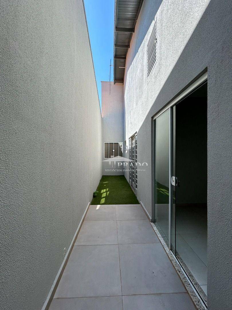 Casa à venda com 3 quartos, 220m² - Foto 14