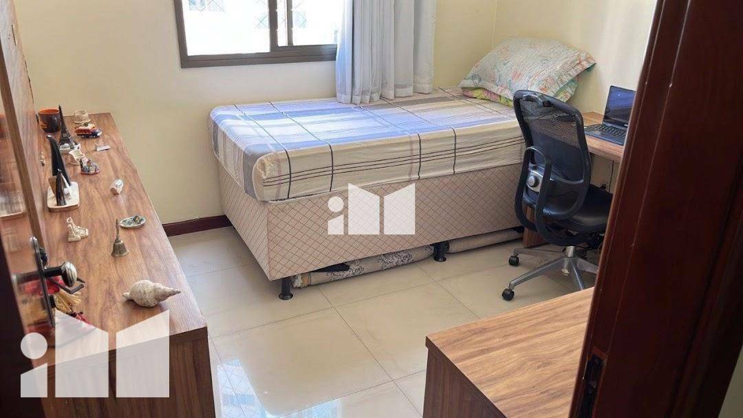 Apartamento à venda com 3 quartos, 130m² - Foto 4