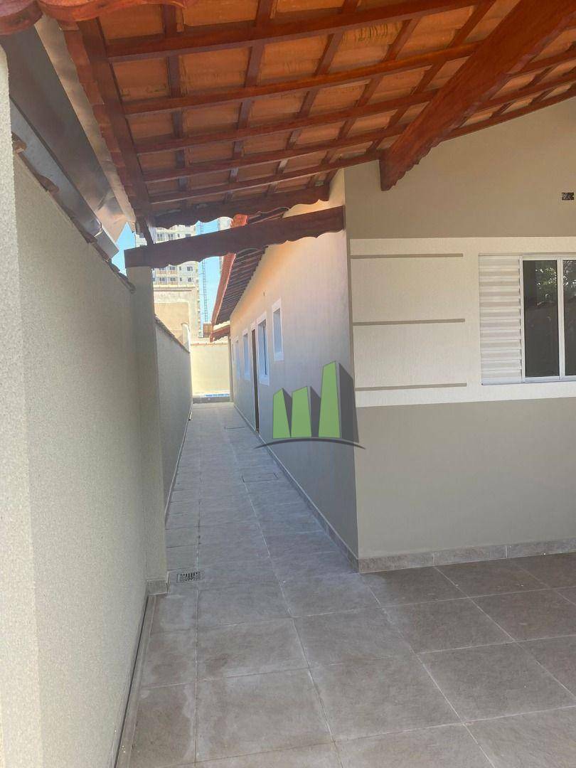 Casa à venda com 2 quartos, 84m² - Foto 2