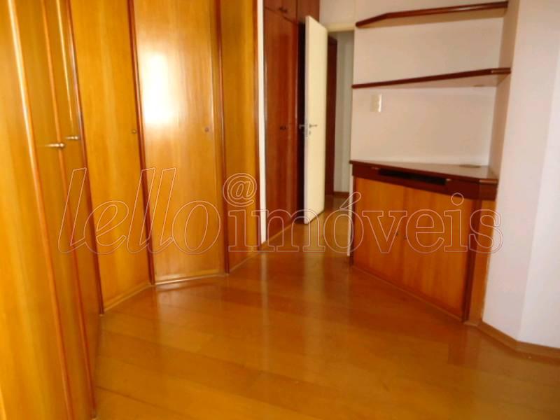 Apartamento para alugar com 2 quartos, 80m² - Foto 13