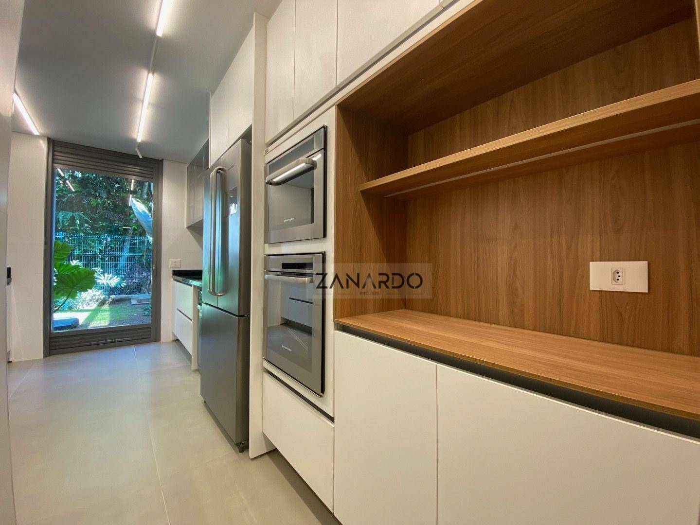 Casa à venda com 5 quartos, 260m² - Foto 16