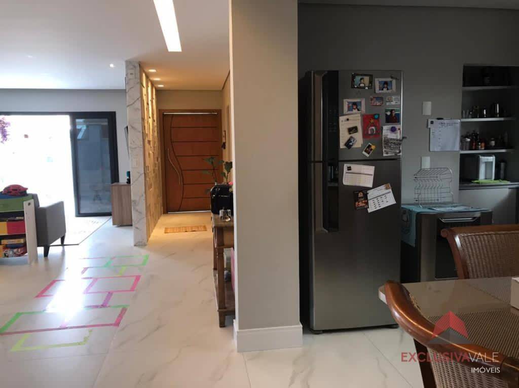 Casa de Condomínio à venda com 4 quartos, 270m² - Foto 5