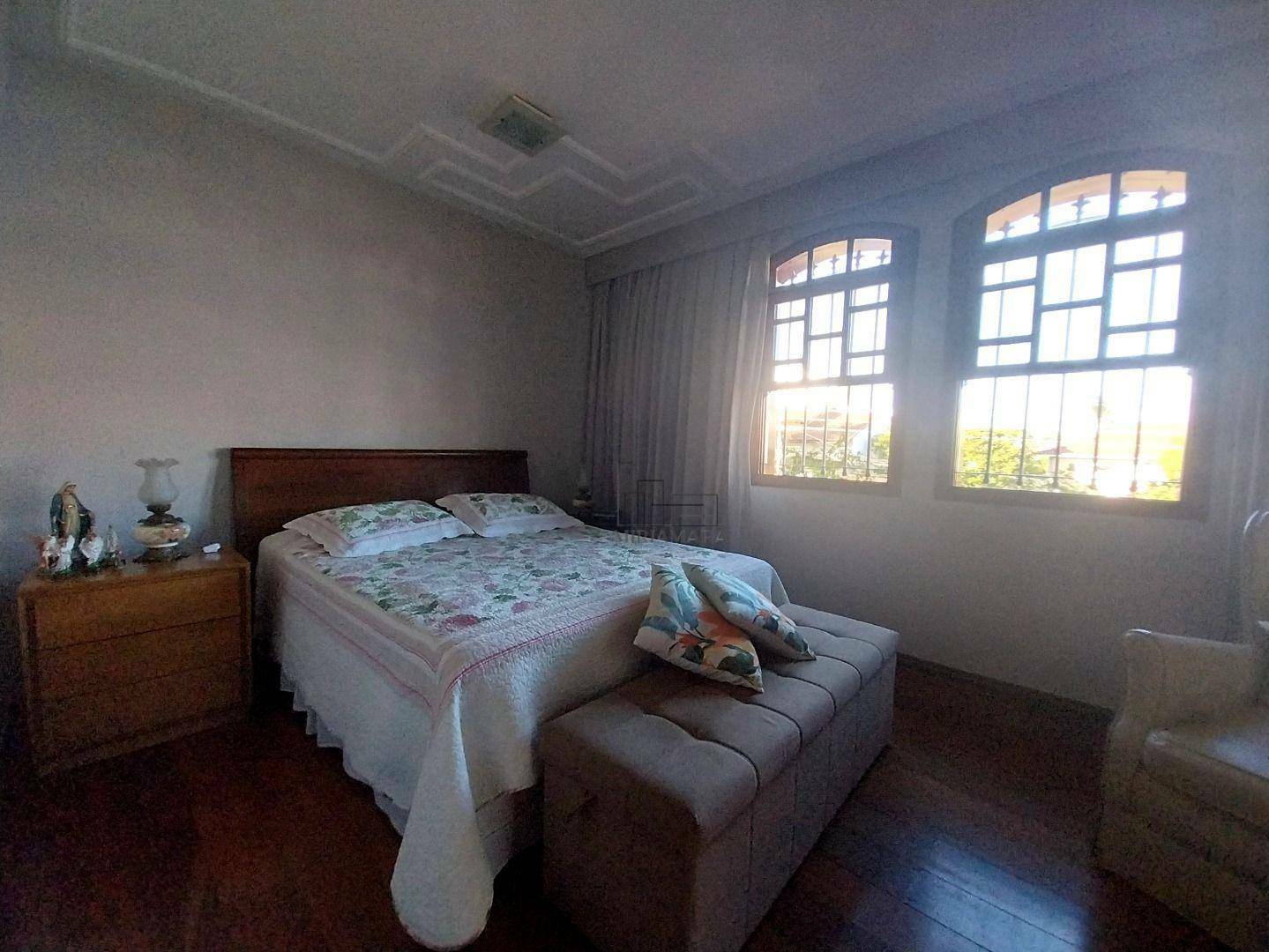 Casa à venda com 7 quartos, 383M2 - Foto 20