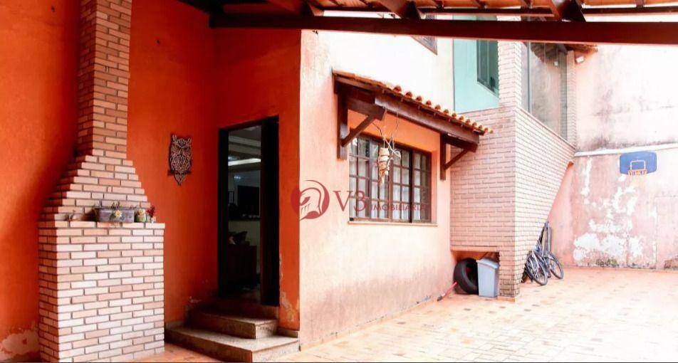 Casa à venda com 3 quartos, 200m² - Foto 23