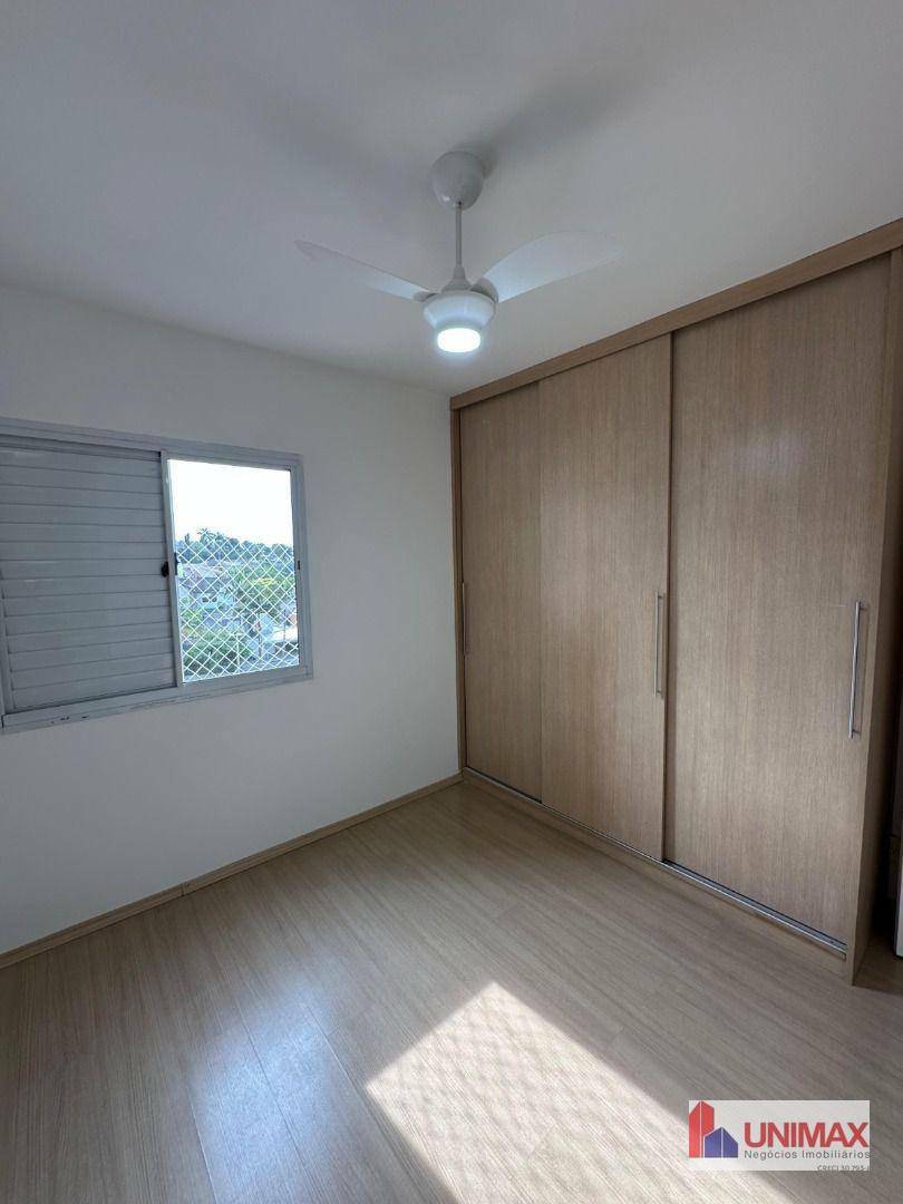 Apartamento para alugar com 3 quartos, 98m² - Foto 8