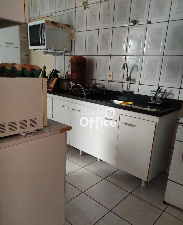 Apartamento à venda com 2 quartos, 66m² - Foto 5