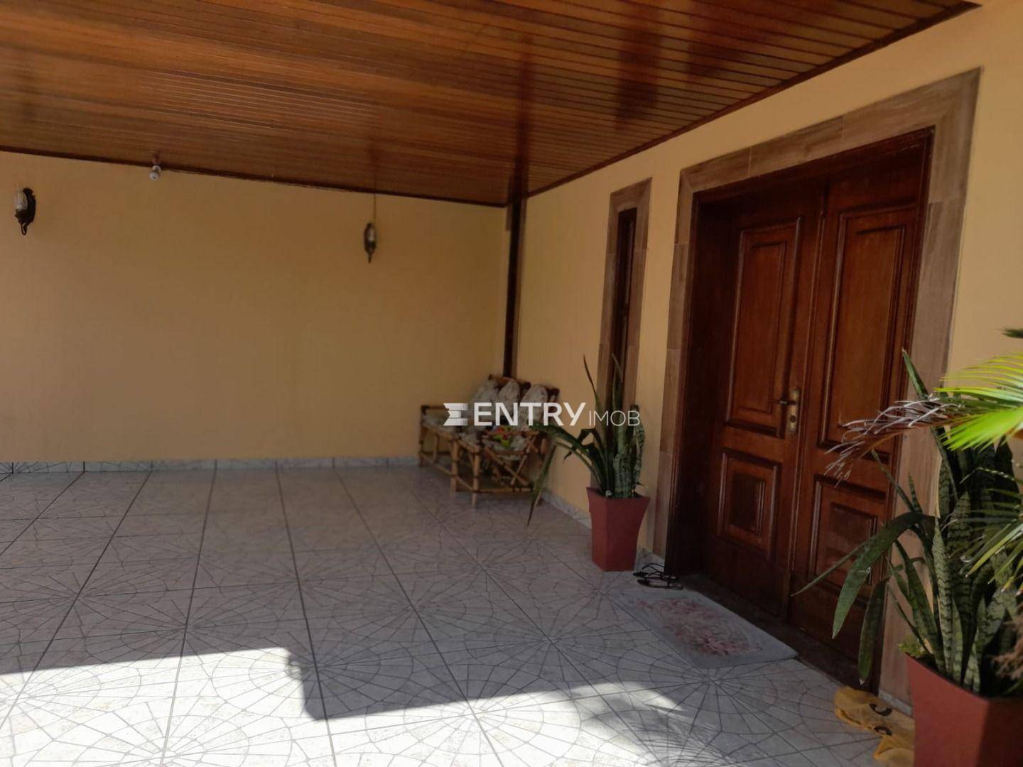 Casa à venda e aluguel com 3 quartos, 234m² - Foto 12