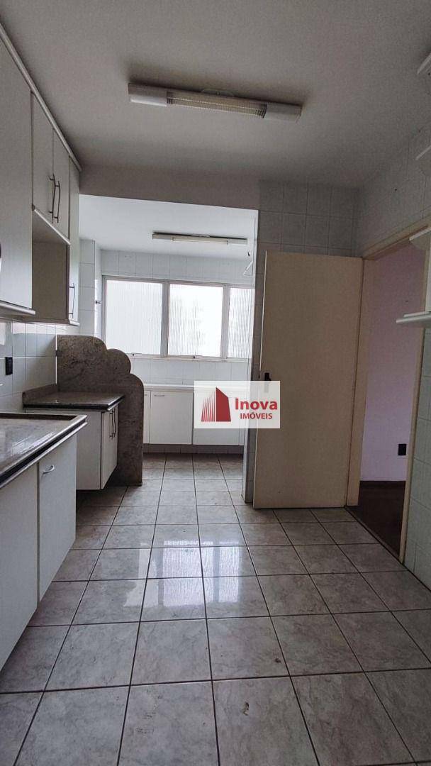 Apartamento para alugar com 3 quartos, 122m² - Foto 13