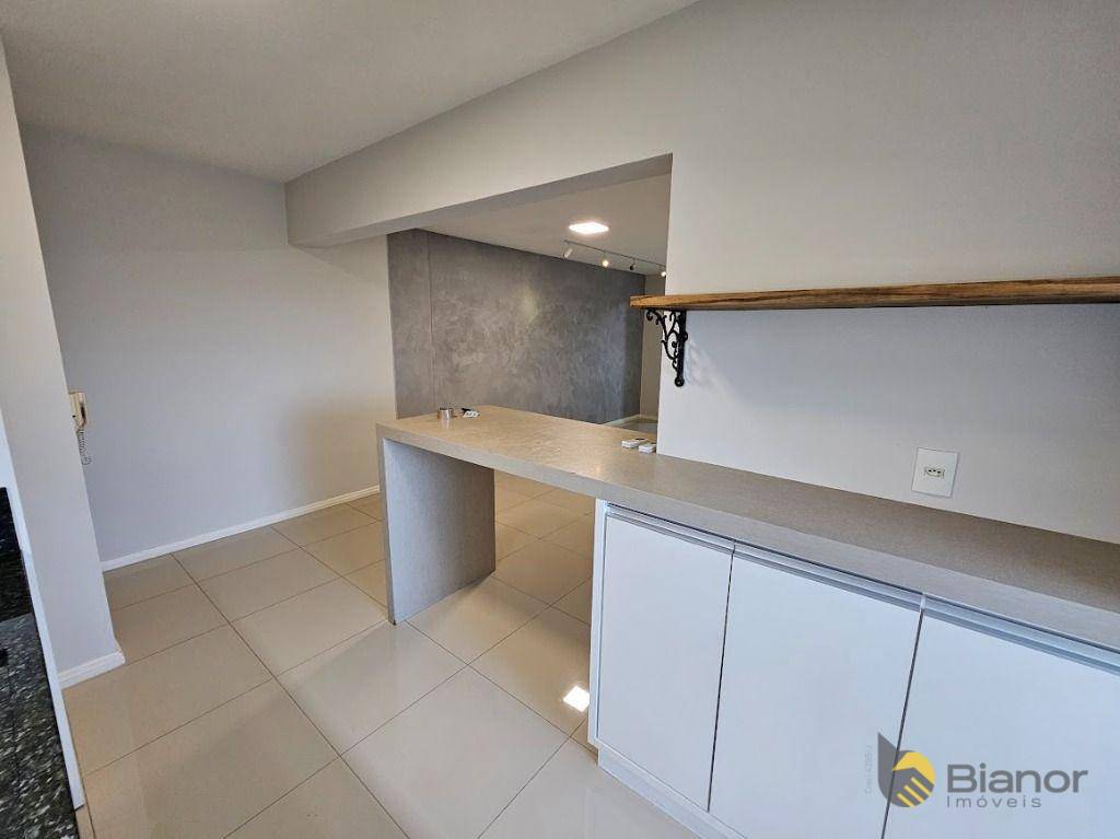 Apartamento para alugar com 3 quartos, 90m² - Foto 9