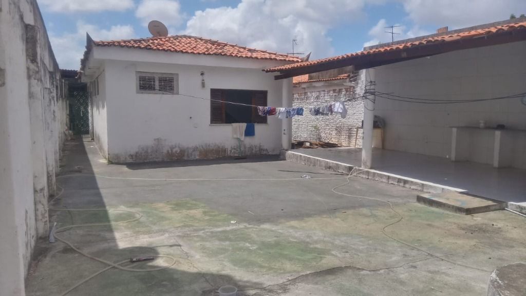 Casa à venda com 3 quartos, 200m² - Foto 11