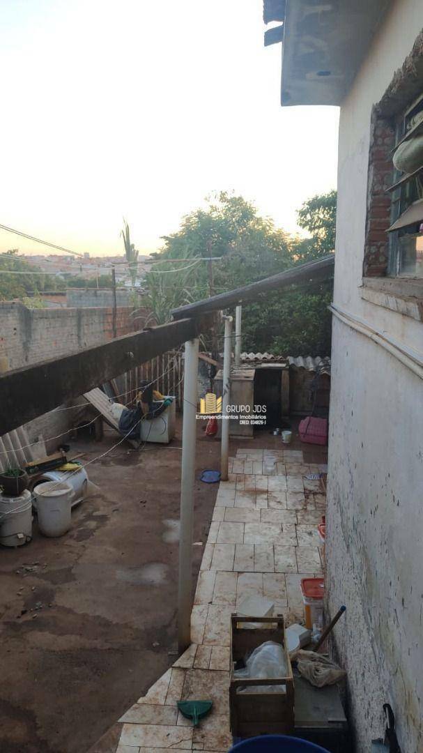 Casa à venda com 2 quartos, 300m² - Foto 4