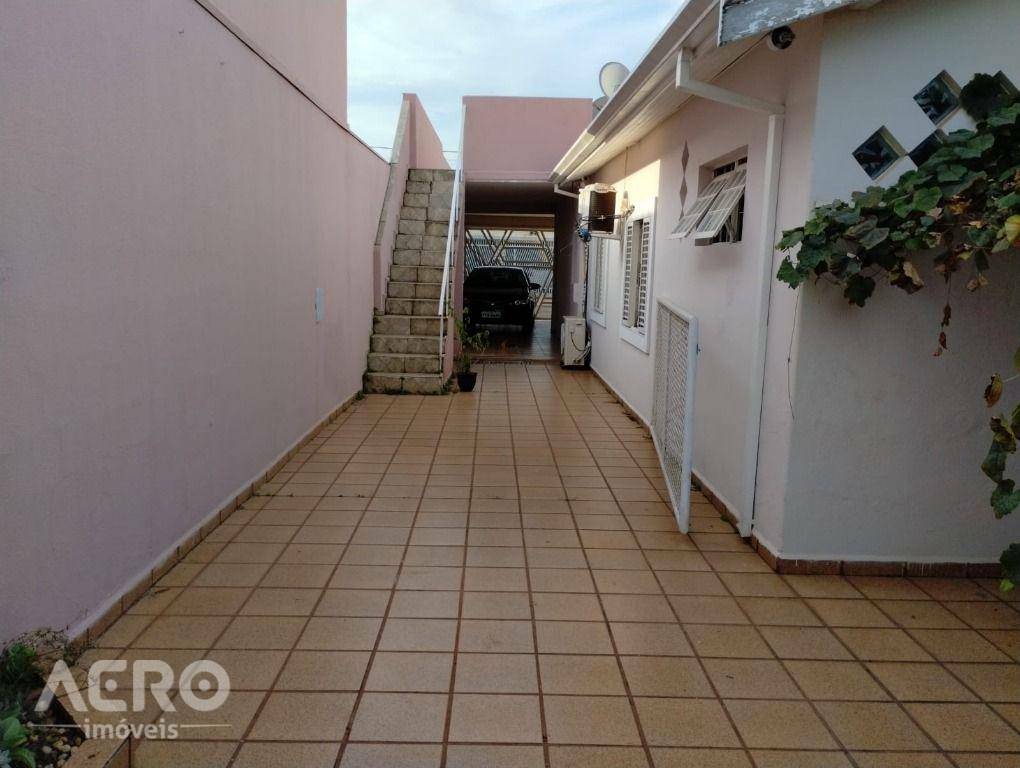 Casa à venda com 4 quartos, 213m² - Foto 8