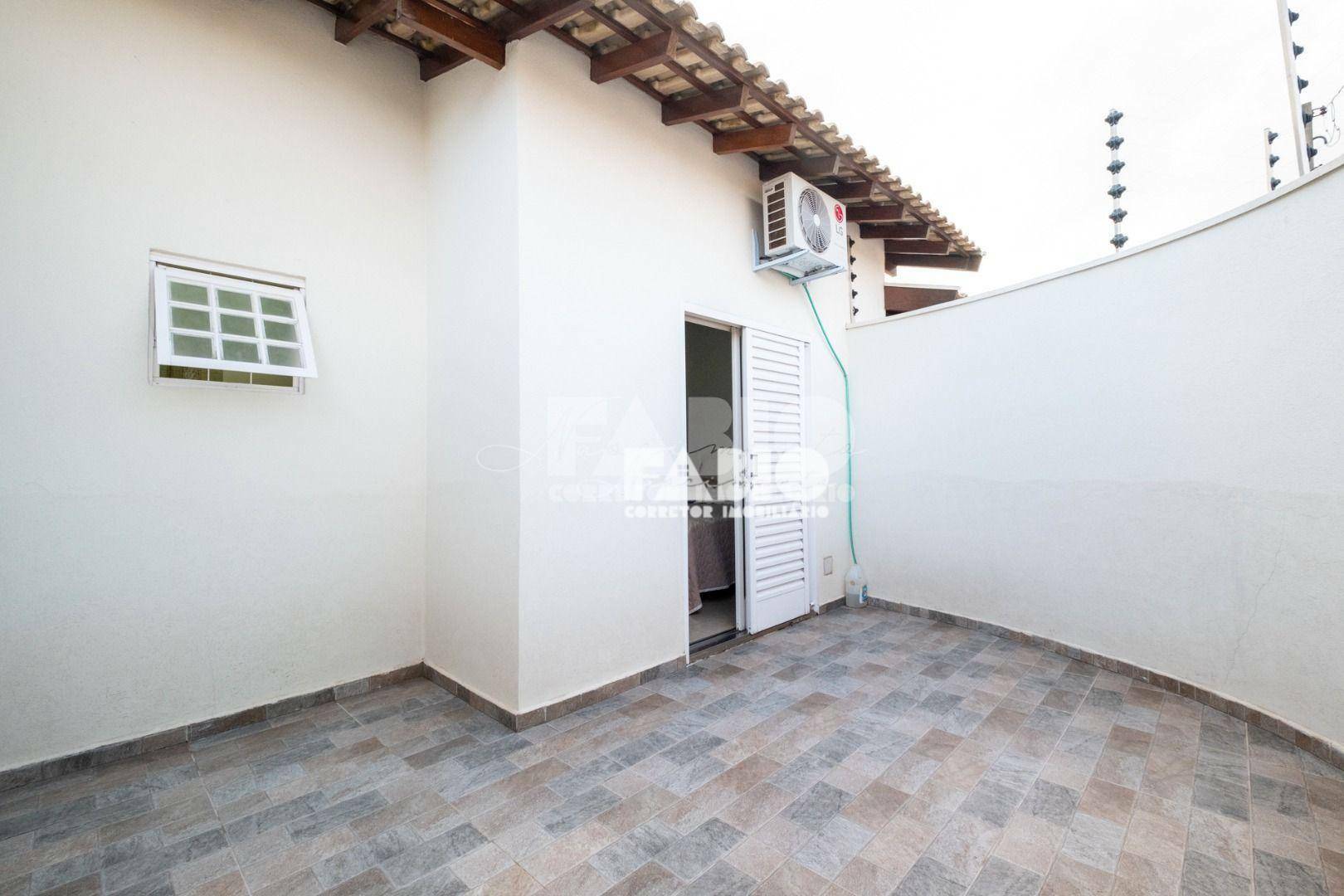 Casa à venda com 4 quartos, 220m² - Foto 19