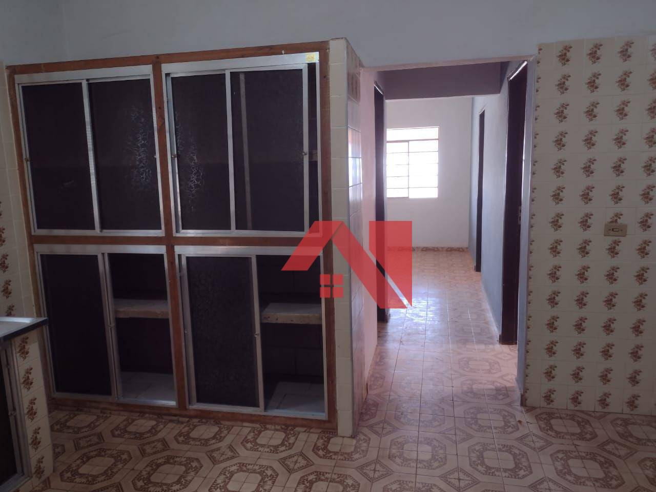 Casa à venda com 2 quartos, 190m² - Foto 1