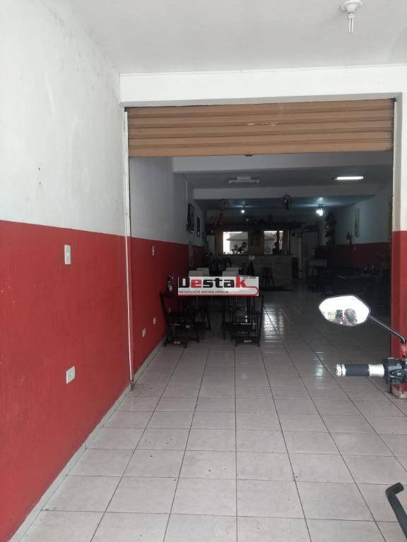 Sobrado à venda com 3 quartos, 180m² - Foto 1