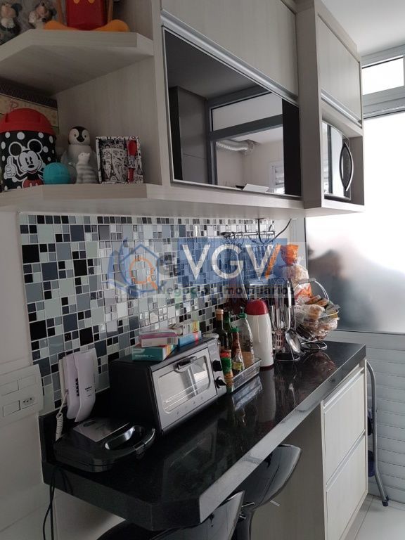 Apartamento à venda com 2 quartos, 68m² - Foto 4