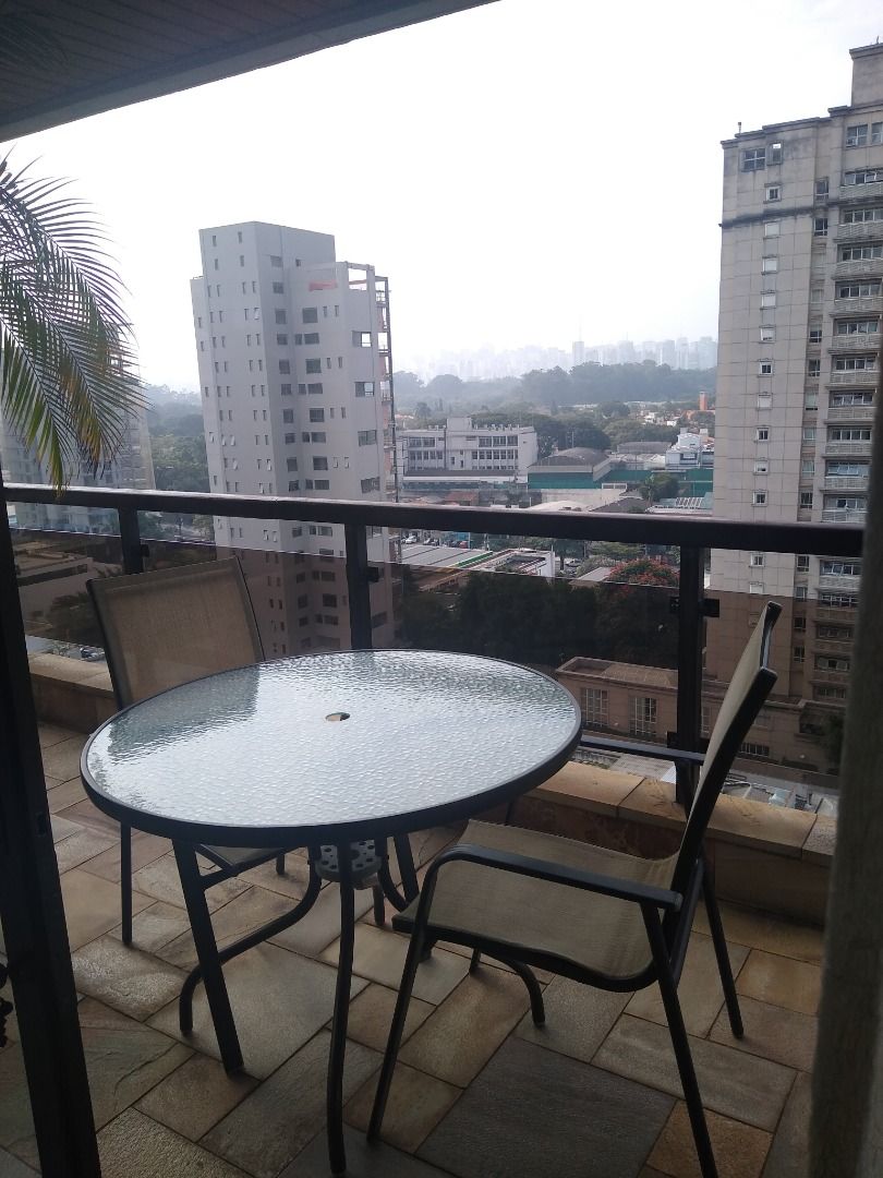 Apartamento à venda com 3 quartos, 211m² - Foto 8