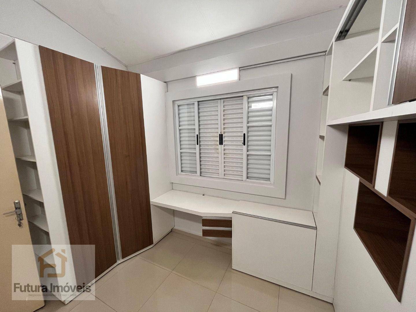 Casa para alugar com 3 quartos, 200m² - Foto 10