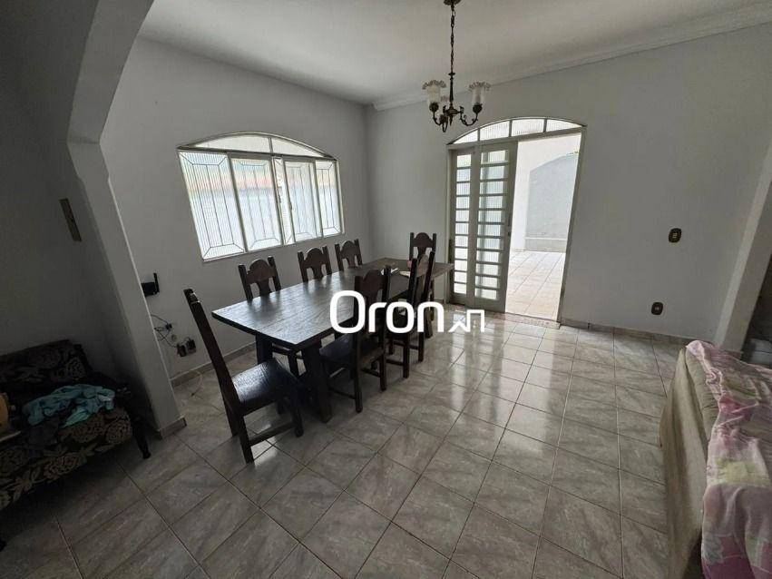 Casa, 4 quartos, 280 m² - Foto 2