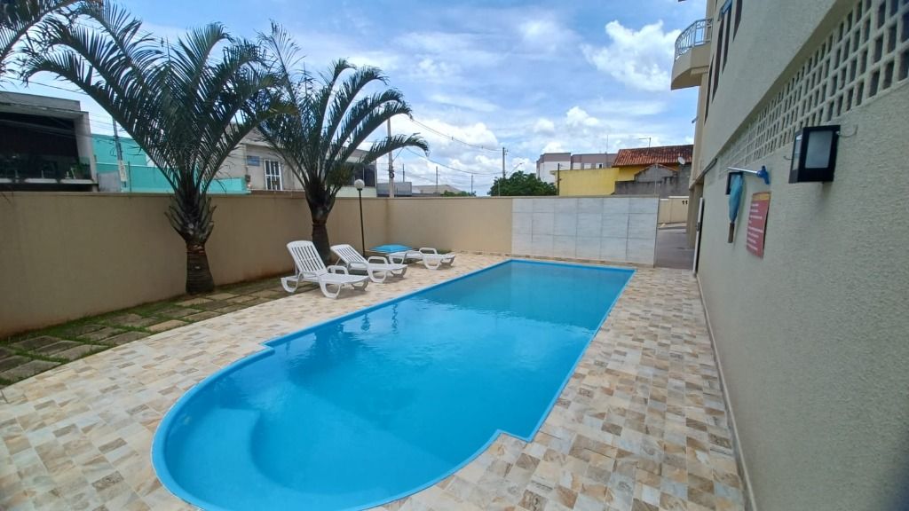 Apartamento à venda com 2 quartos, 60m² - Foto 2