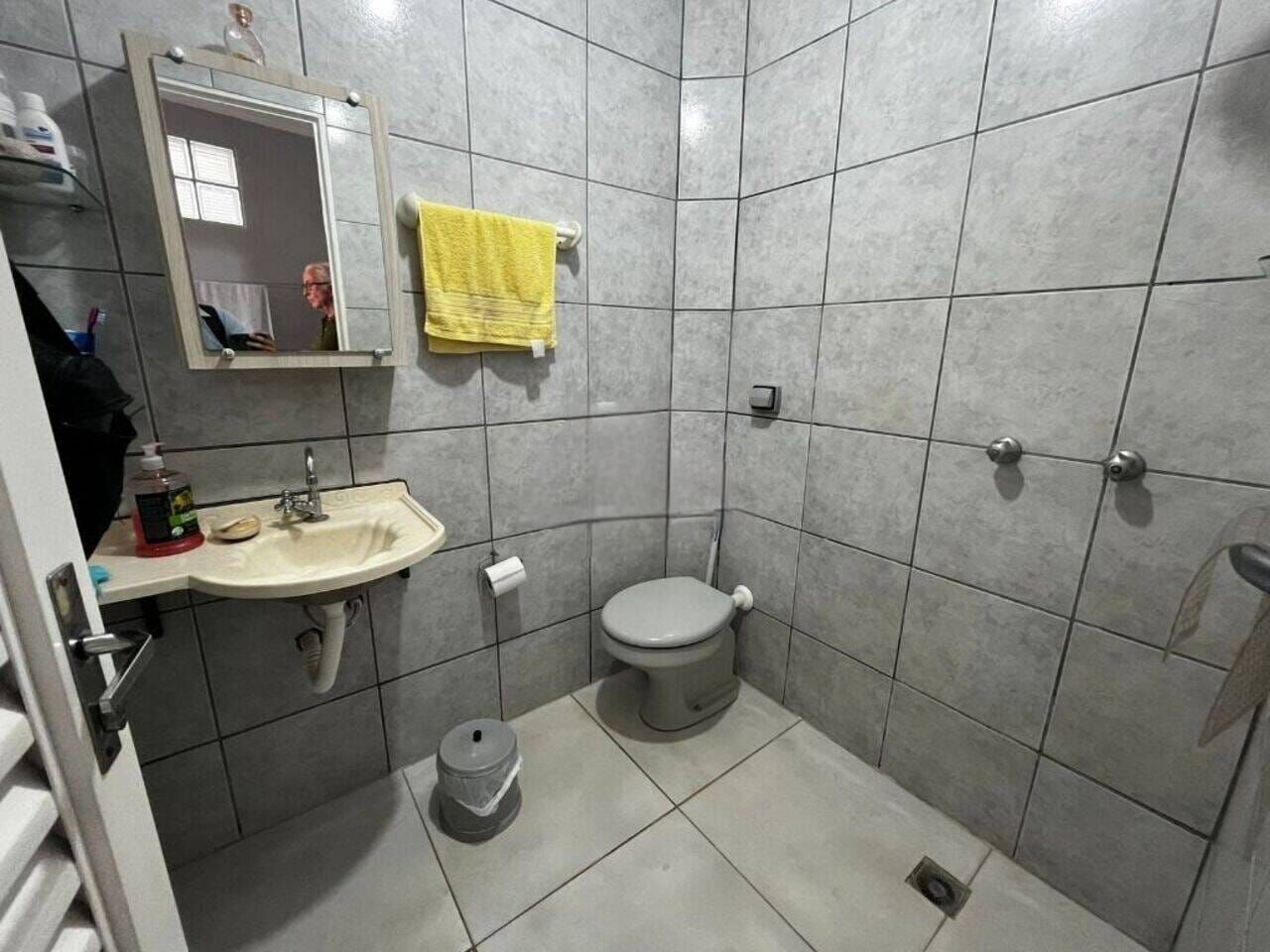 Casa para alugar com 2 quartos, 215m² - Foto 10