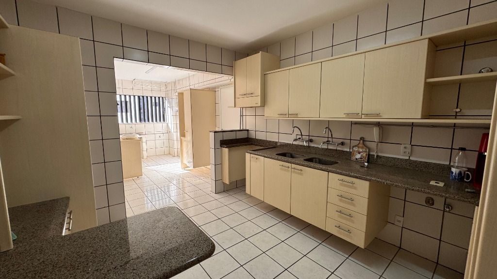 Apartamento à venda com 3 quartos, 173m² - Foto 17