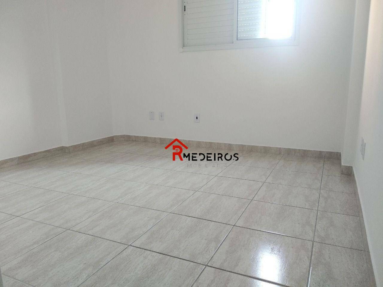 Apartamento à venda com 2 quartos, 68m² - Foto 4