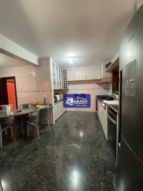 Sobrado à venda com 4 quartos, 370m² - Foto 32