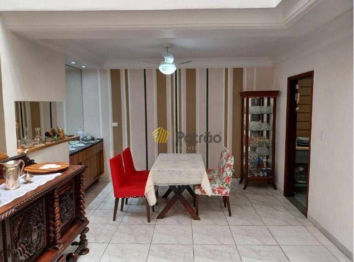 Casa à venda com 4 quartos, 250m² - Foto 8