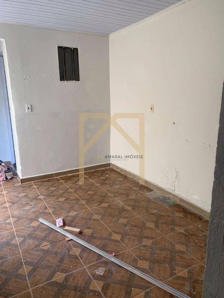 Casa à venda com 4 quartos, 210m² - Foto 4