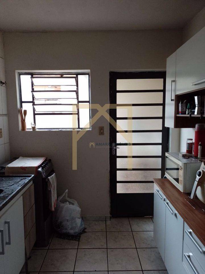 Casa à venda com 4 quartos, 80m² - Foto 4